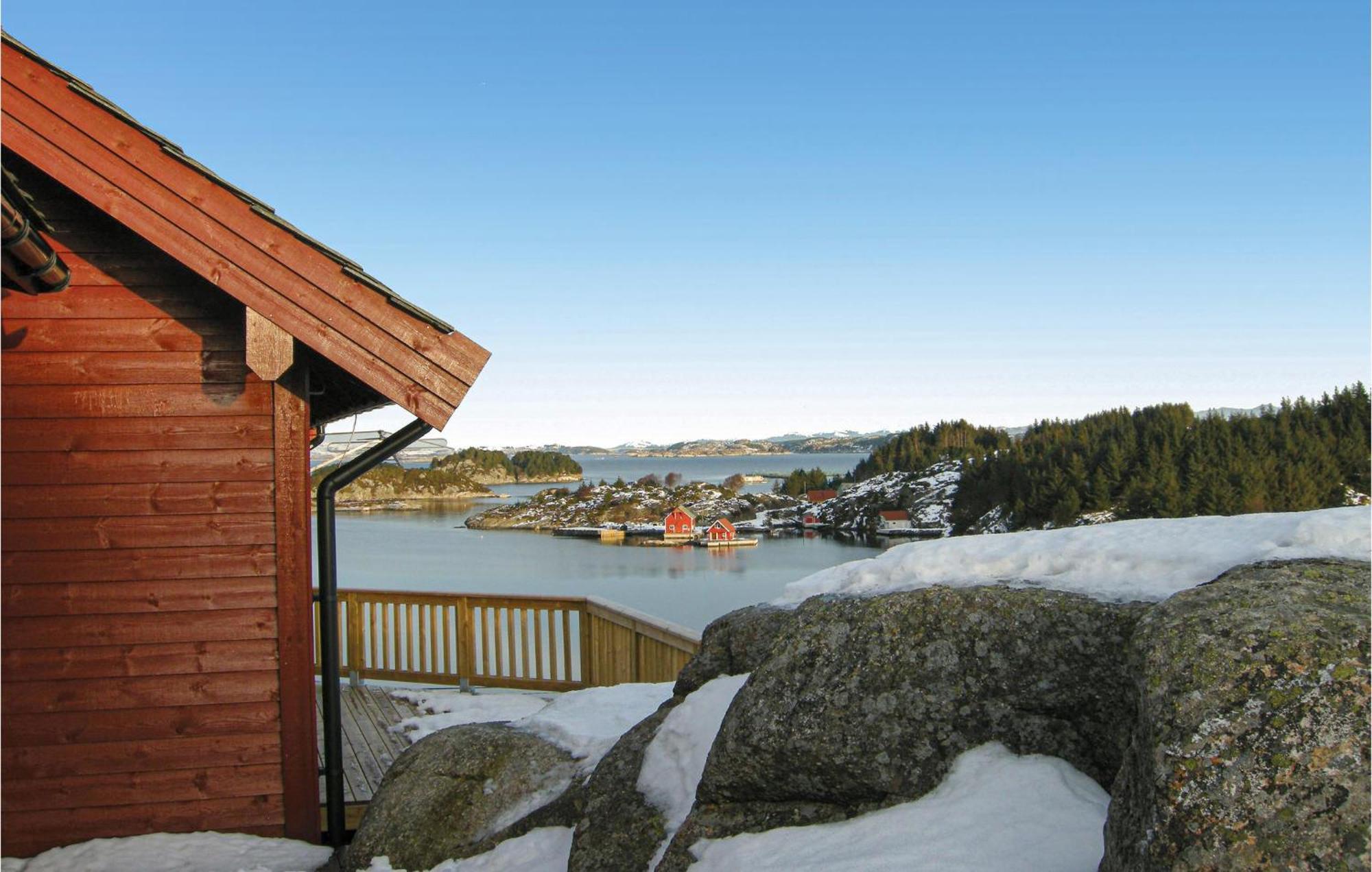 Gorgeous Home In Bekkjarvik With Wifi ภายนอก รูปภาพ